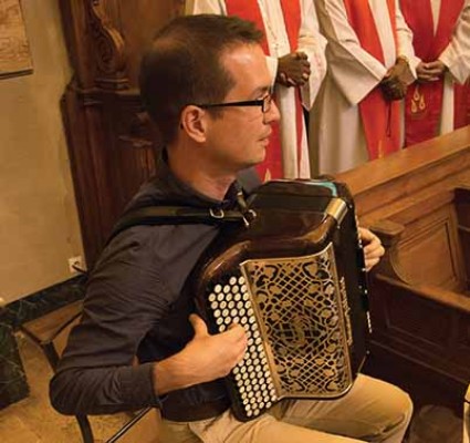 26_Vies spiritaine-Accordéon-_05 septembre 2015_voeux perpétuels Olaf Dismas Calvin-Rue Lhomond.jpg
