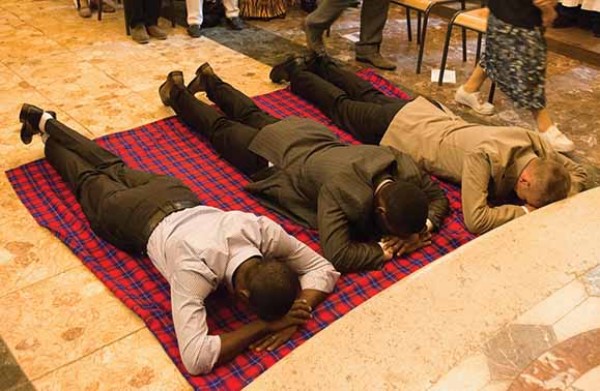 26_Vies spiritaines-3 Hommes couchés-05 septembre 2015_voeux perpétuels Olaf Dismas Calvin-Rue Lhomond.jpg