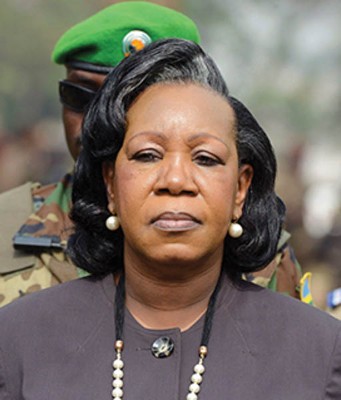 12_Dossier-Catherine Sambo Panza.jpg