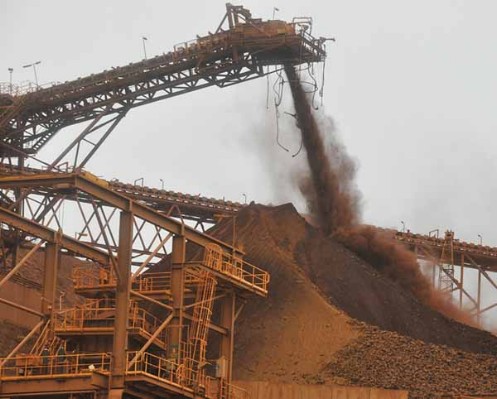 28-29-Arts et cultures-Crime climatique stop-Mine en Australie.jpg
